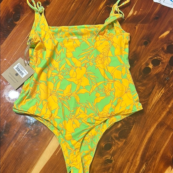 Aloé Aloé Yellow and Green Floral Swimsuit - Picture 2 of 4